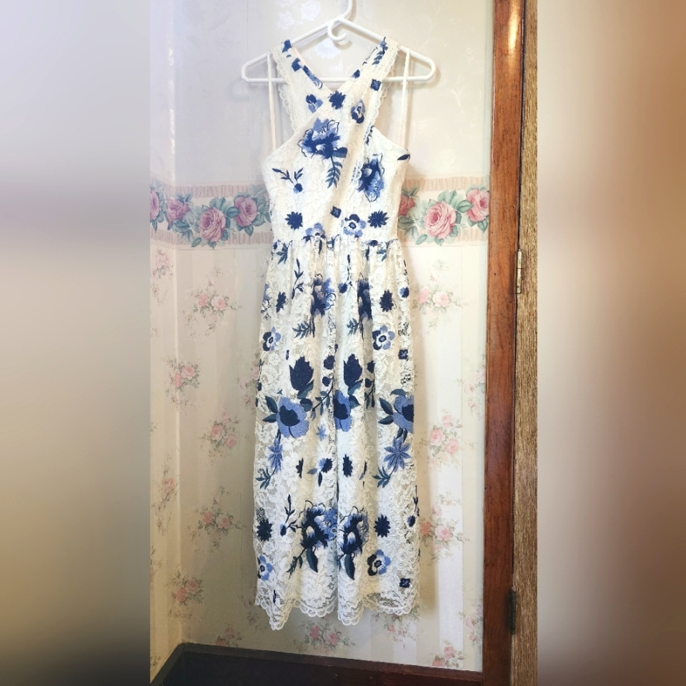Antonio Melani white and blue lace dress size 4